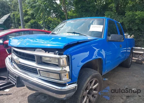 1998 Chevrolet C1500 Fleetside z USA, uszkodzony, nr VIN 2GCEC19R9W1111079